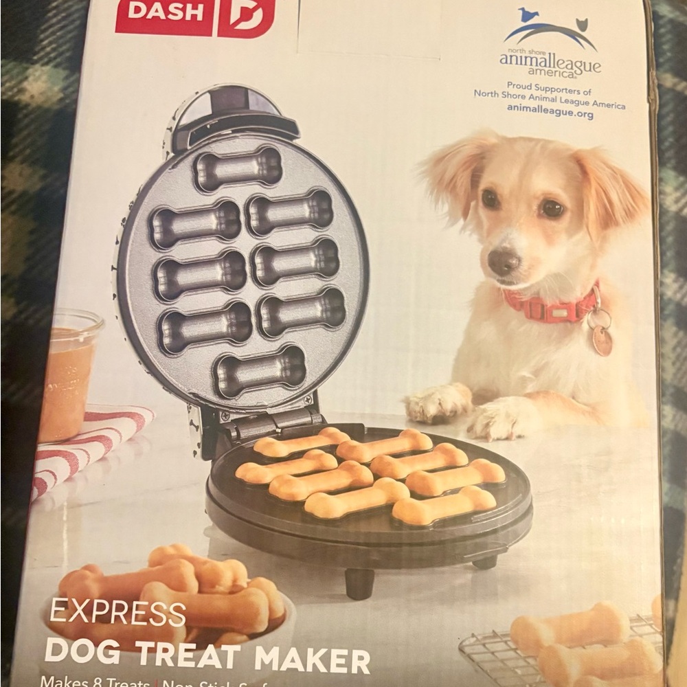 NWT- Dash Express Dog Treat Maker - Black and Silver